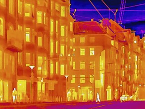 Thermal image or thermography, symbolic photo, interpolated. The photo shows areas of heat loss in