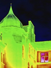 Thermal image or thermography, symbolic photo, interpolated. The photo shows areas of heat loss in