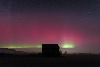 Northern lights, aurora borealis, solar storm, January 2026, red, green, hut, Loisach-Lake
