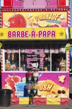 Barbe a Papa cotton candy, popcorn and beverages kiosk with French words at Fun Show traveling