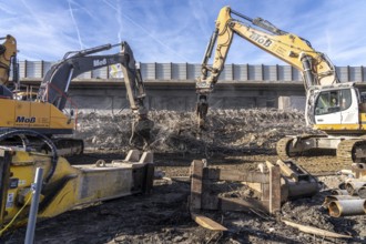 Demolition of the 120 meter long motorway bridge of the A516, across Teutoburger Straße in