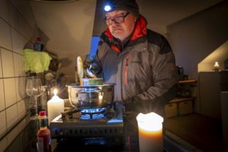 Symbolic picture blackout, extensive, prolonged power failure, in private settings, without