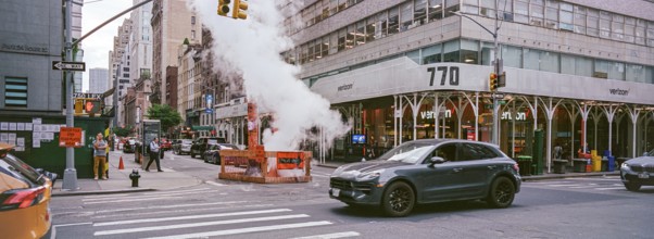 Sewer work Lexington Av 59 St, R, New York, USA