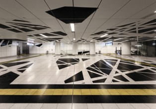 Artwork titled Surround by Heike Klussmann at the Pempelforter Straße subway station, Werhahn Line,