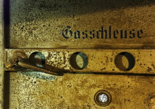 Historischer Luftschutzkeller, memorial and memorial, detail, Düsseldorf, North Rhine-Westphalia,