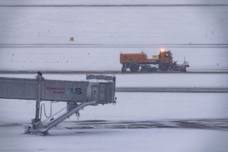 The onset of winter in North Rhine-Westphalia, flight operations are maintained at Düsseldorf