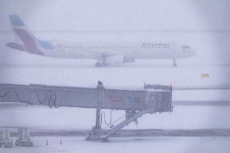 The onset of winter in North Rhine-Westphalia, flight operations were maintained at Düsseldorf