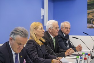 Special meeting of the Stuttgart 21 steering committee: from left Frank Nopper (Mayor of