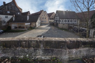 Historic city wall built in the 14th century, old town houses behind, Lauf an der Pegnitz, Middle