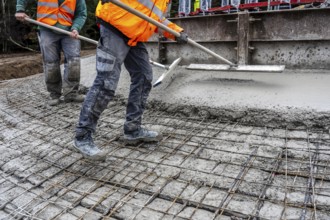 Concreting, concreting the foundation of a wind turbine, more than 600 cubic meters of concrete