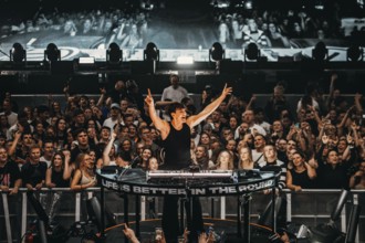 BUNT. live in the middle of it all tour at Berlin's Tempodrom on 21.11.2025