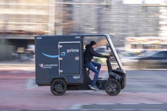 E-cargo bike, e-cargo bike delivery vehicle, pedal drives with e-motor assistance, from the