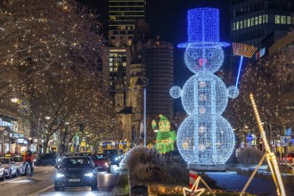 Christmas decoration, light decoration, in Berlin, Tauentzienstraße, view of the Memorial Church on