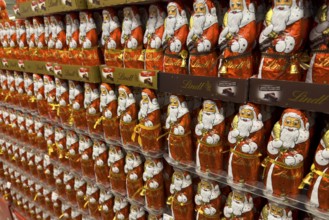 Display on the shelf of chocolate Santa Claus chocolate Santa Claus Santa Claus Santa Claus Santa