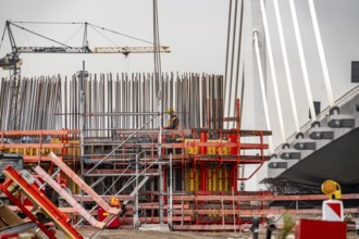 Duisburg-Neuenkamp Rhine bridge, the A40 motorway, construction of the second bridge begins, bridge
