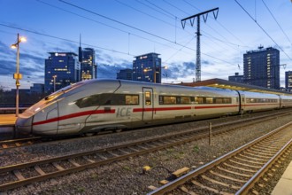 ICE trains, in Essen main station, on the platform, North Rhine-Westphalia, Germany