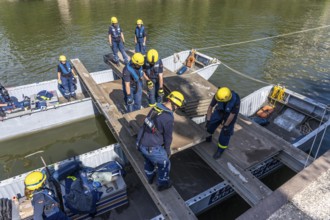 Construction of a multi-purpose pontoon, the specialist group for water hazards, in Düsseldorf, the