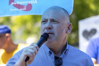 Ludwigshafen: Joachim Paul gives a speech at a rally in the Maudach district*** The election