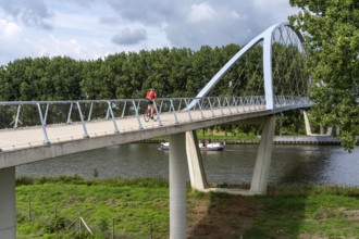 The Liniebrug, bicycle and pedestrian bridge over the Amsterdam-Rhine Canal near the village of