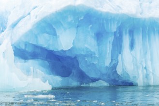 Iceberg, blue glacier ice, Smeerenburgbreen, Scandinavia, Spitsbergen