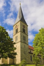 St. Martinus, catholic church, place of worship, sacral building, church tower, clock, cross,