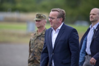 Defence Minister Boris Pistorius visits the Germersheim air force training battalion
