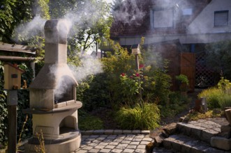 Smoke nuisance, nuisance to neighbours due to smoke, charcoal barbecue, barbecue in the garden,