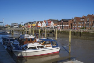 Building at the harbour, Husum warehouse, boats, skyline, Husum, North Sea, North Frisia,