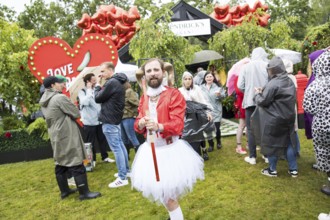 Cupid with bow and arrow at the Lollapalooza Festival in the Olympiastadion and on the Maifeld,