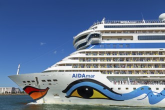 Cruise ship AIDAmar departs, Warnow, Warnemünde, Rostock, Mecklenburg-Western Pomerania, Germany