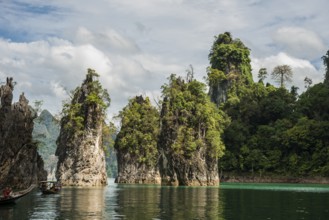Lake with jungle and rainforest and steep mountains, Cheow Lan Lake, Khao Sok National Park, Phang