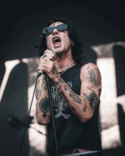 Remington Leith, singer of Palaye Royale live at the Zitadelle Spandau, Berlin, 21.06.2025