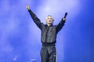 Emily Armstrong, lead singer of Linkin Park live on From Zero World Tour 2025 at the Olympiastadion