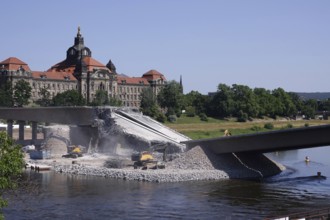 Demolition of the Carola Bridge on 13 June 2025, Dresden, Saxony, Germany