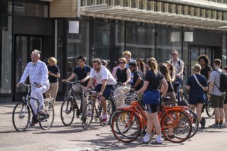 Central cycle path on the Lange Viestraat, lanes for pedestrians, cyclists and local traffic are