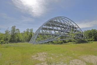 Bitterfeld Arch by architect Claus Bury, arch bridge 81m long 28m high 14m wide, modern art, steel