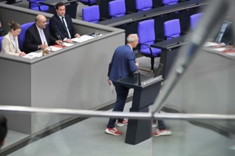 Christoph Schmidt (SPD) speaks on the Gaza war item on the agenda of the eleventh session of the