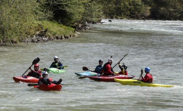 Kayaker on the Saalach in Salzbuger Land, Lofer, 19.04.2025, Lofer, Austria