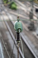 Traction current, overhead line, detail, tensioning of current-carrying lines, insulators, power