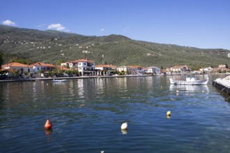 Boat in the harbour of Kato Gatzea on the Pagasitic Gulf, Pelion or Pelion Peninsula, Magnisia,