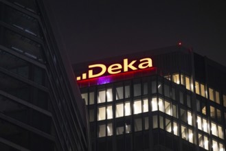 The Deka lettering shines red at a height of 228 metres on Tower 1 of the so-called Four Complex in