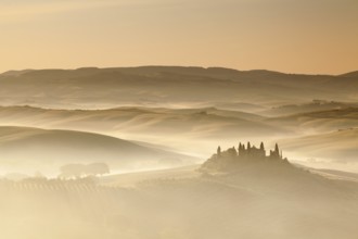 Belvedere Farmhouse at sunrise, San Quirico d'Orcia, Val d'Orcia, UNESCO World Heritage Site,