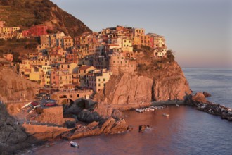 Townscape, Manarola, Cinque Terre, Rivera di Levante, Province of La Spezia, Liguria, Italy