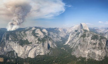 View from Glacier Point to Yosemite Valley with Half Dome, Forest fire with smoke, Yosemite