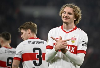 Goal celebration Nick Woltemade VfB Stuttgart (11) Ramon Hendriks VfB Stuttgart (03) Ermedin