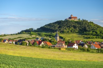 View of the Wachsenburg Fortress and the village of Holzhausen, Drei Gleichen castle ensemble,