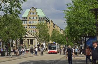 Europe, Germany, Hamburg, Mönckebergstraße, shopping street, city centre