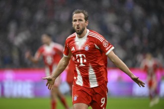 Goal celebration Harry Kane FC Bayern Munich FCB (09) Rain, Football Bundesliga, Allianz Arena,