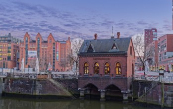 The Fleetschlösschen, a restaurant, in Hamburg's Speicherstadt am Holländischbrookfleet.
