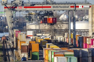 The port of Mannheim is one of the most important inland ports in Europe. The harbor basins stretch